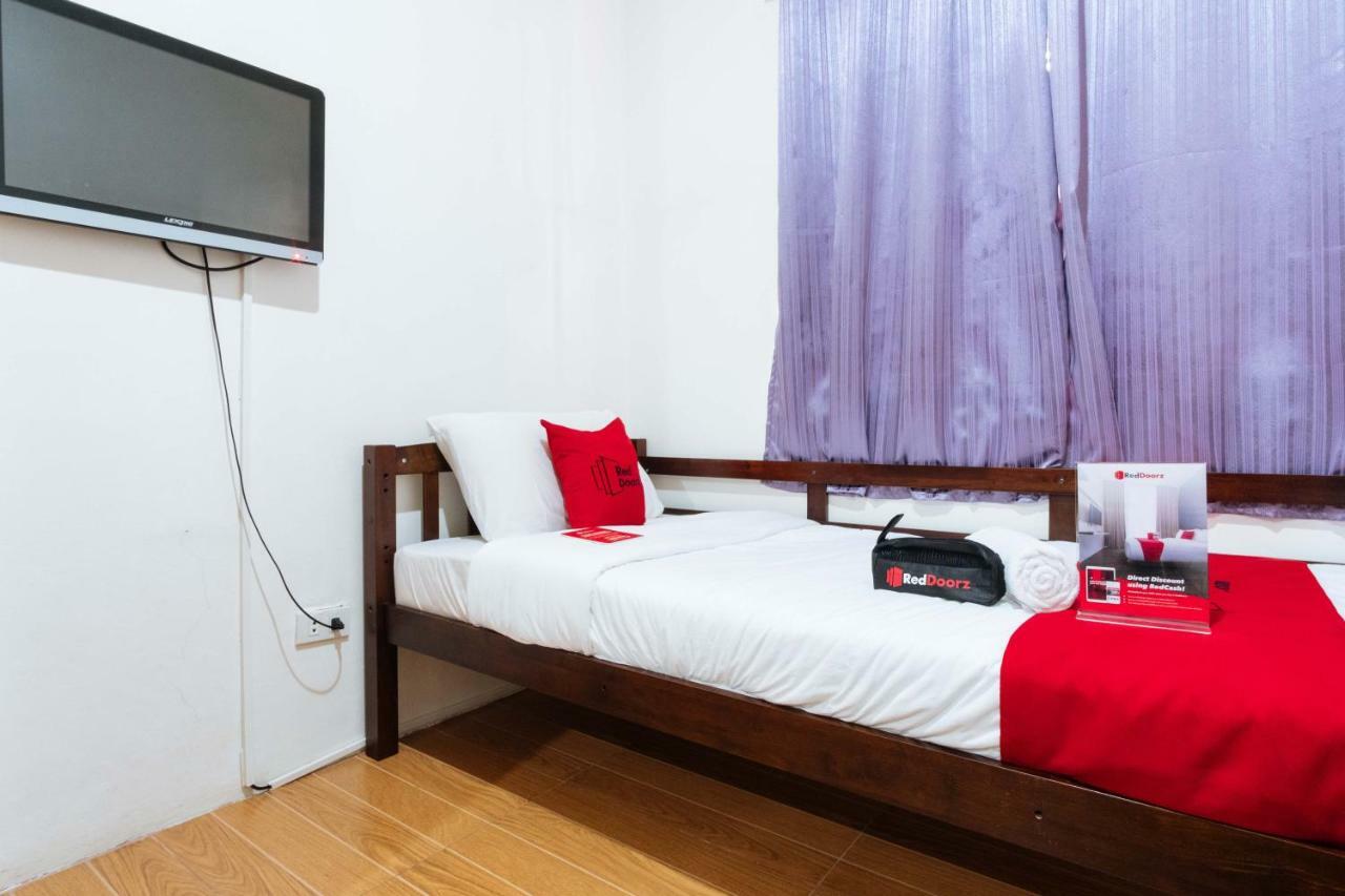 Reddoorz Near Robinsons Place Manila Esterno foto
