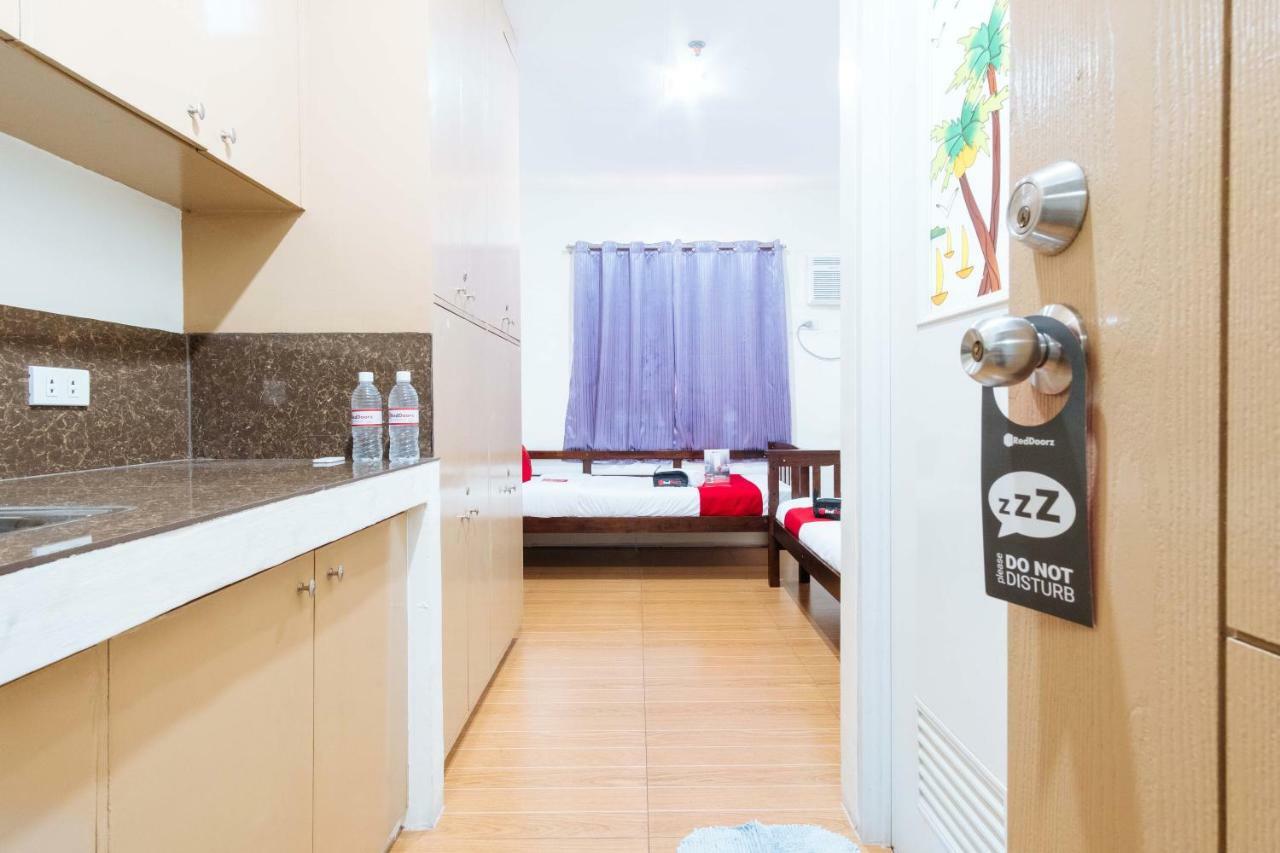 Reddoorz Near Robinsons Place Manila Esterno foto